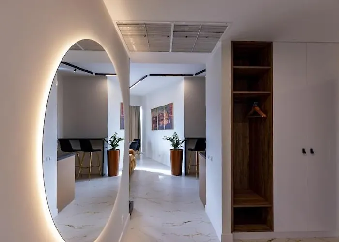 In With Pool And Terrace 아파트 슈체친