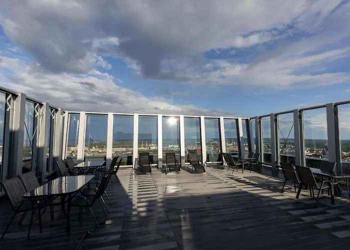 아파트 In With Pool And Terrace