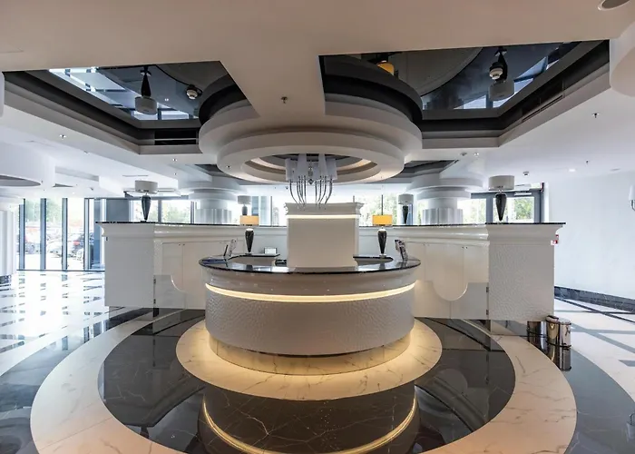 In With Pool And Terrace 아파트 슈체친