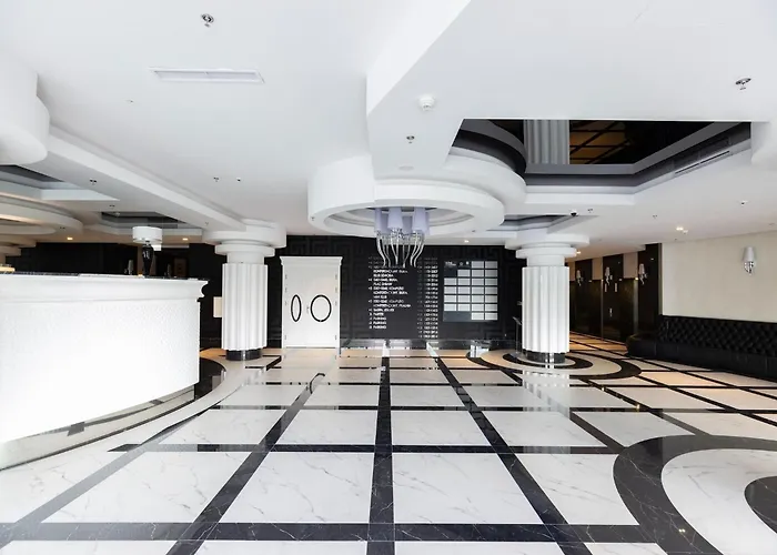 In With Pool And Terrace 슈체친