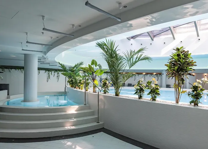 In With Pool And Terrace 아파트